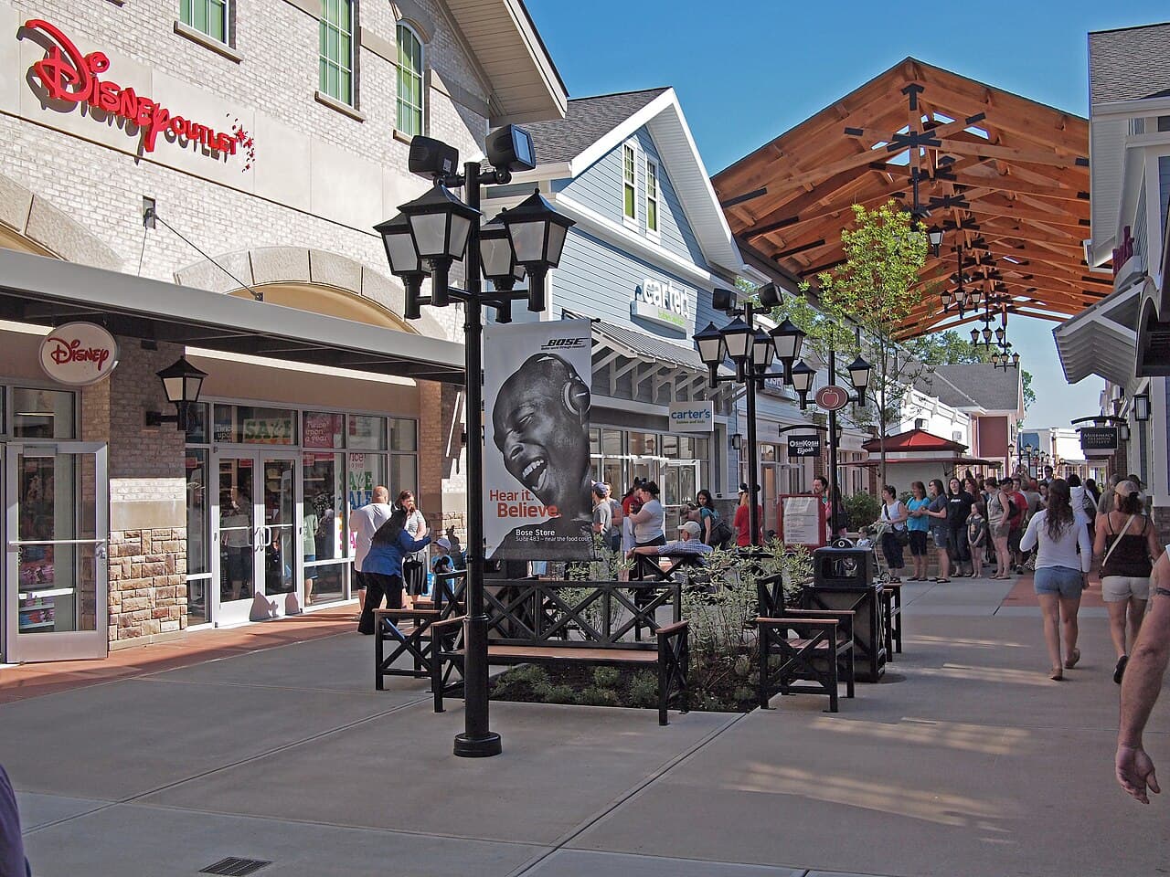 Merrimack Premium Outlets in MERRIMACK, New Hampshire