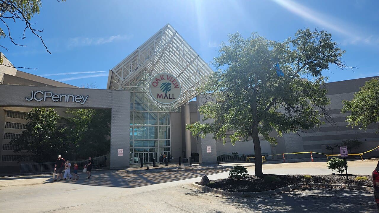 Oak View Mall in Omaha, Nebraska